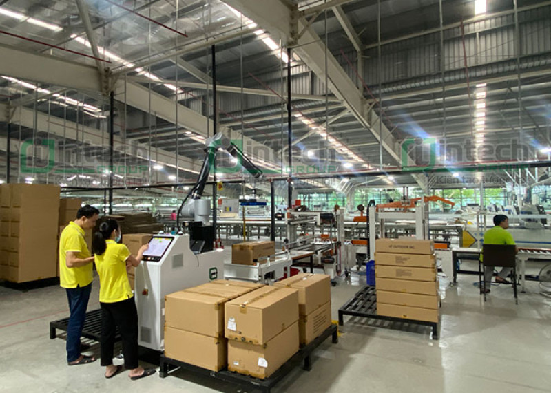 giai phap tram robot boc xep cho nha may may