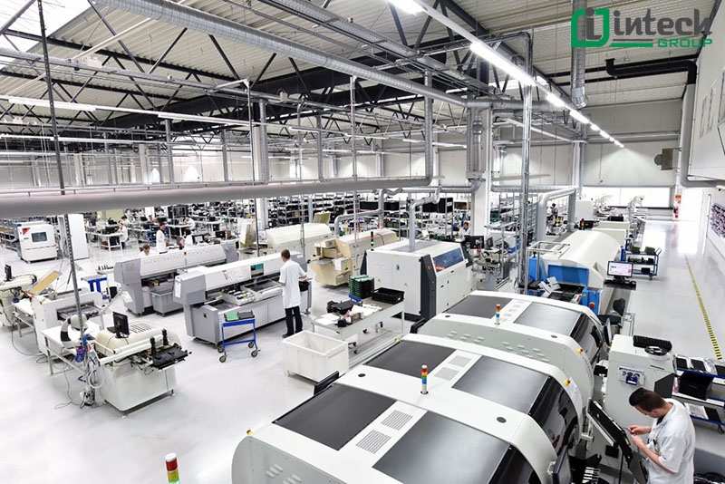 nha may thong minh   don dau tuong lai cua nganh san xuat