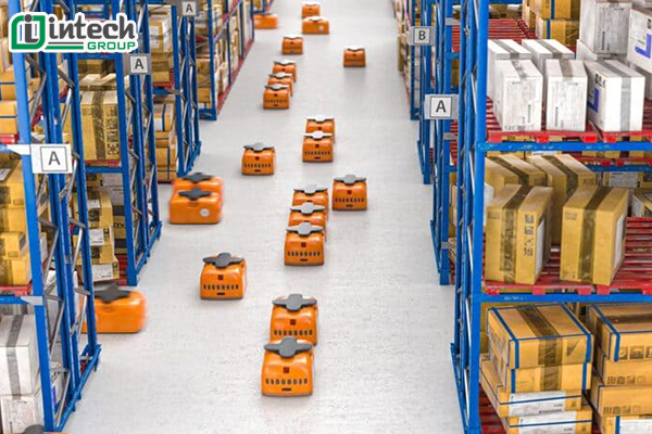 xe agv van chuyen trong kho lanh thuc pham