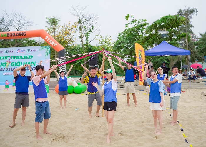 CBCNV công ty hòa mình trong không khí teambuilding sôi động