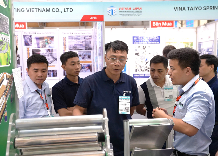 Gian hàng của Intech Group thu hút sự quan tâm của nhiều khách hàng tại sự kiện
