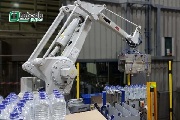 Nguyên lý hoạt động của robot gắp sản phẩm nhựa