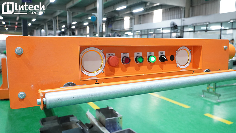 Hệ thống điều khiển bằng tủ điện an toàn, nhanh chóng, chính xác anh 1