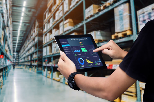 Kiểm tra và báo cáo tình trạng hàng hóa trong kho